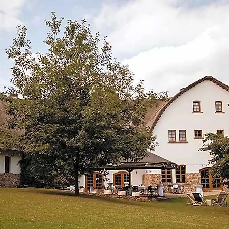 Hotel Hot_elarnia & 4*